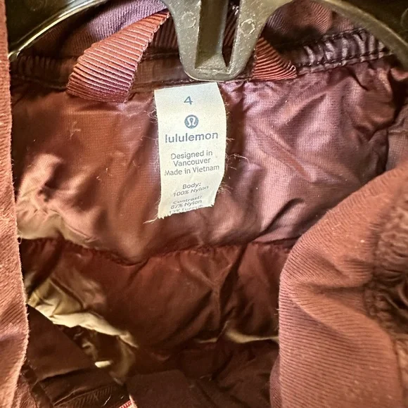 Lululemon light weight purple vest size 4 - Picture 2 of 3